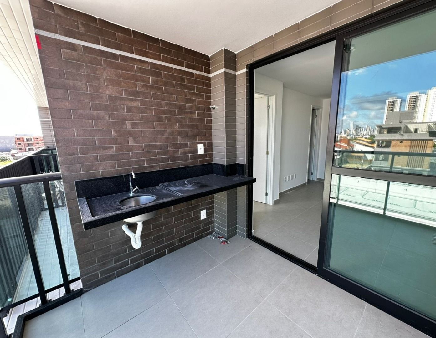 Apartamento com 02 dormitórios à venda por R$ 490.000 - Aerocl...