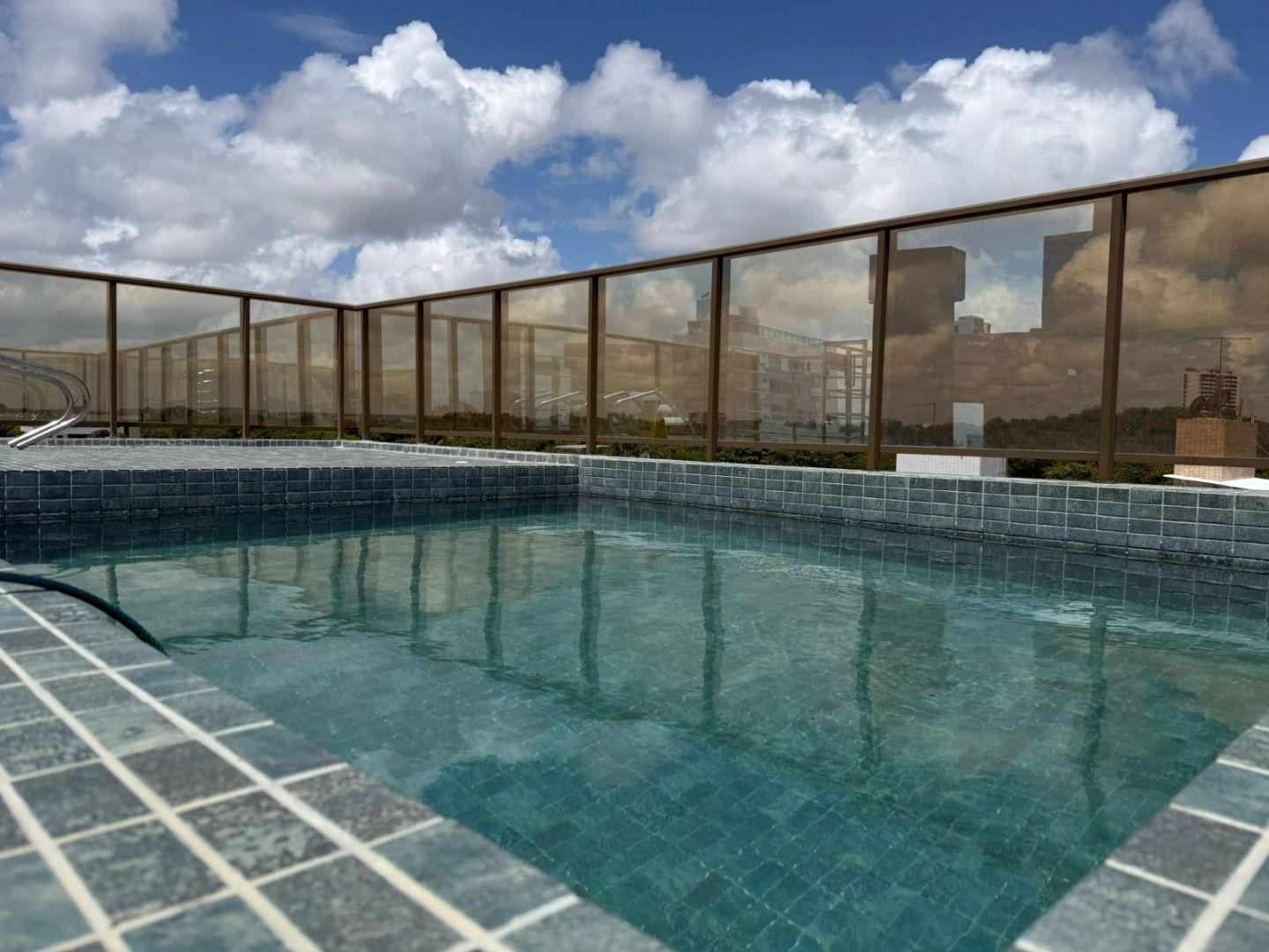 Apartamento com 02 dormitórios à venda por R$ 480.000 - Bessa,...