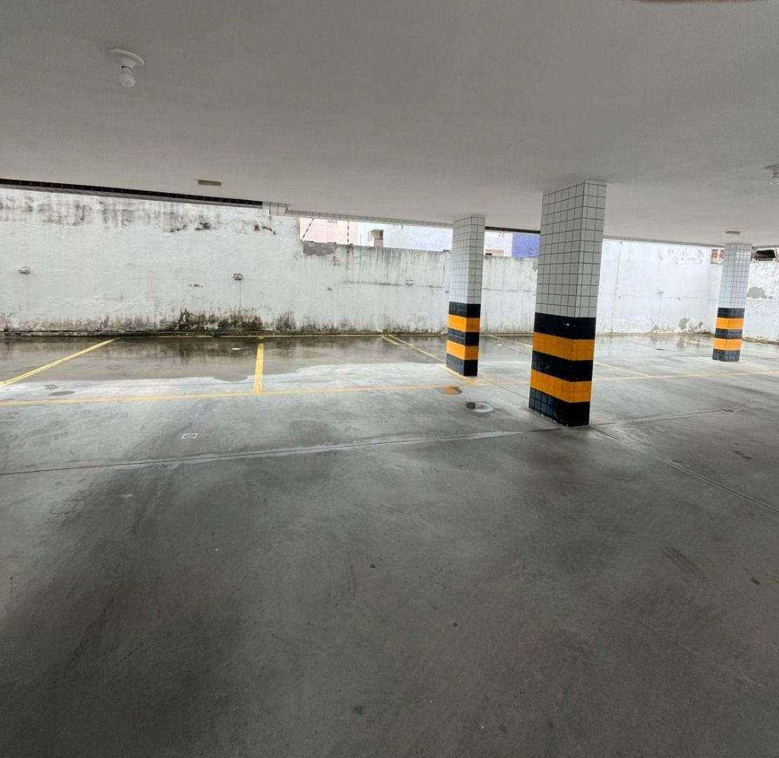 Apartamento com 02 dormitórios à venda por R$ 430.000 - Aerocl...