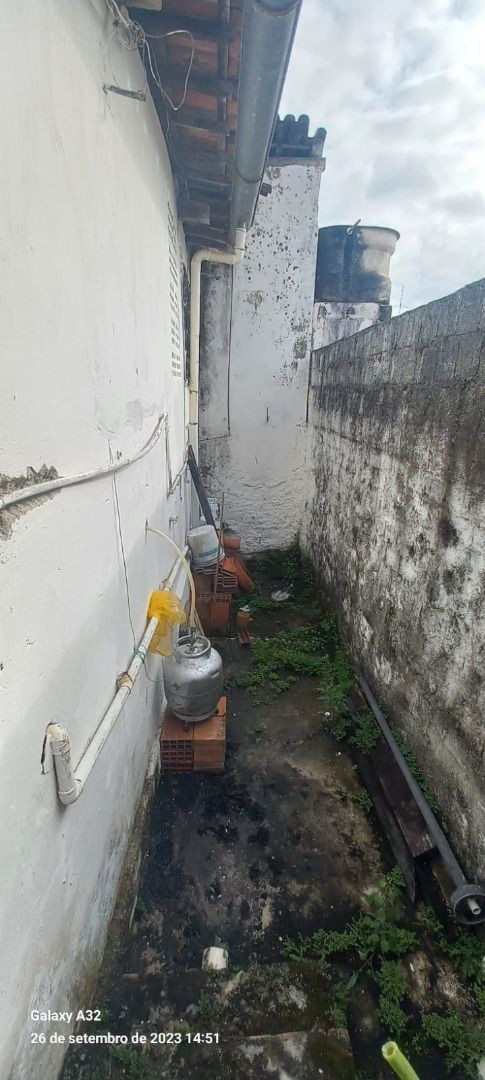Casa com 03 dormitórios à venda, 150m² por R$ 450.000 - Castel...