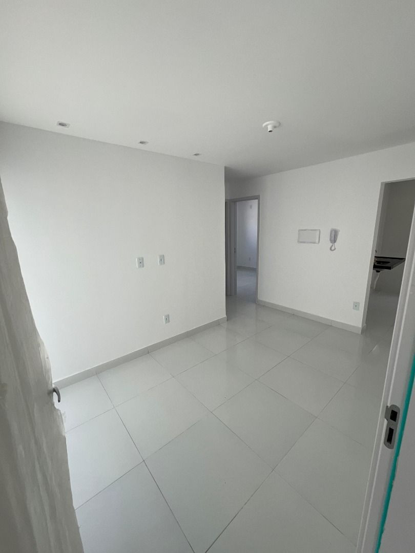 Apartamento com 02 dormitórios à venda por R$ 175.000 - Gramam...