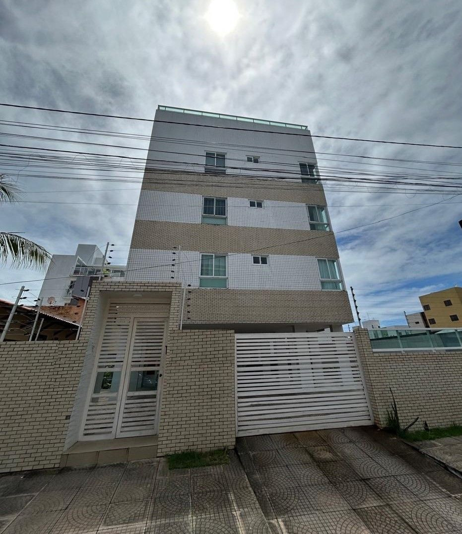 Apartamento com 02 dormitórios à venda por R$ 380.000 - Interm...