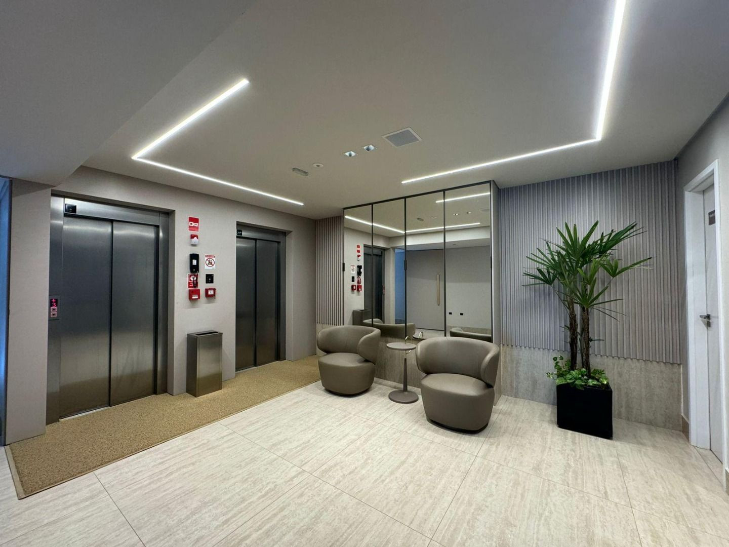 Apartamento com 02 dormitórios à venda por R$ 1.120.000 - Jard...