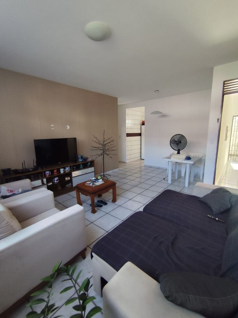 Apartamento com 04 dormitórios à venda por R$ 400.000 - Bessa,...