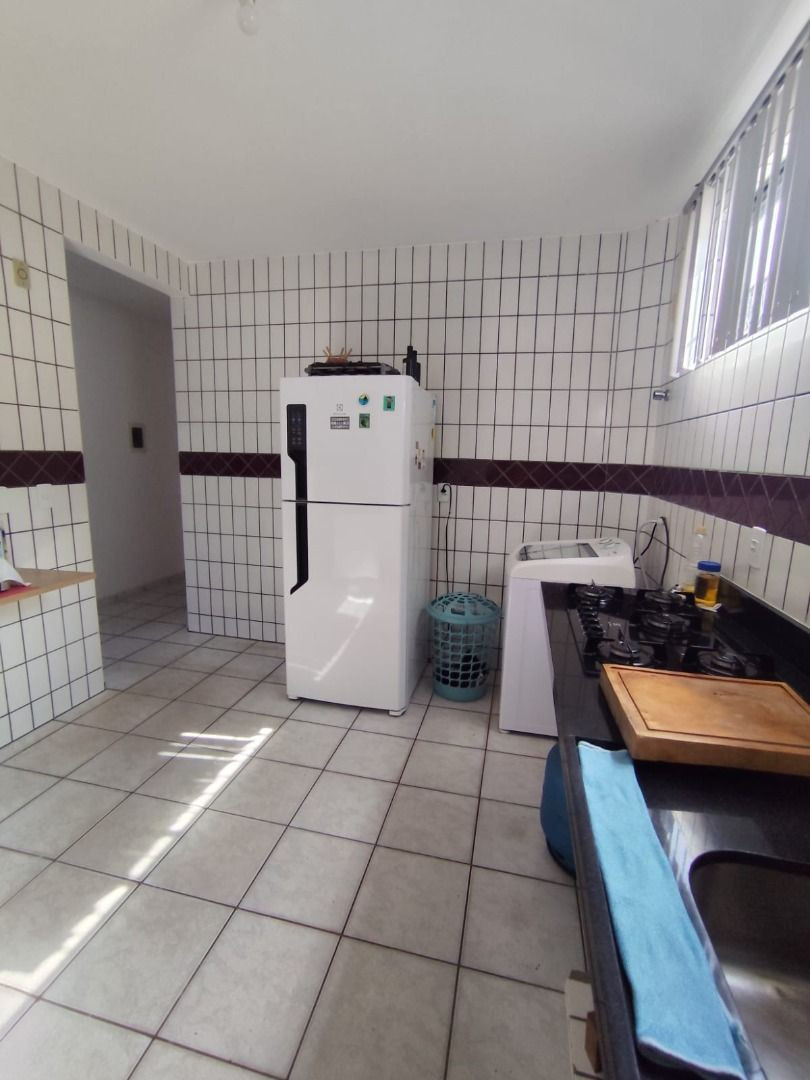 Apartamento com 04 dormitórios à venda por R$ 400.000 - Bessa,...