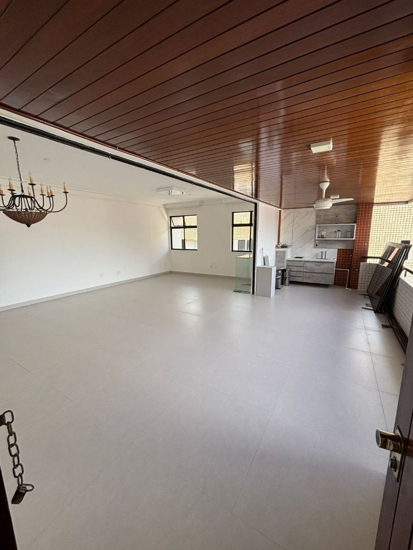 Apartamento com 04 dormitórios à venda por R$ 700.000 - Interm...