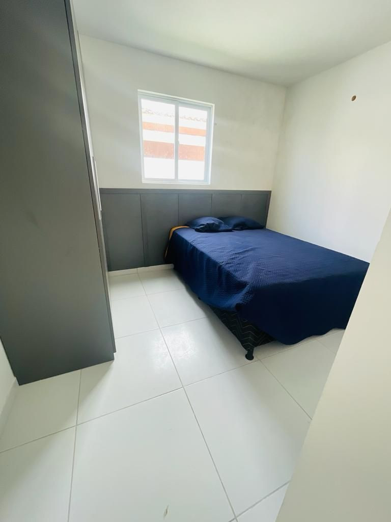 Apartamento com 2 dormitórios à venda, 53 m² por R$ 240.000,00...