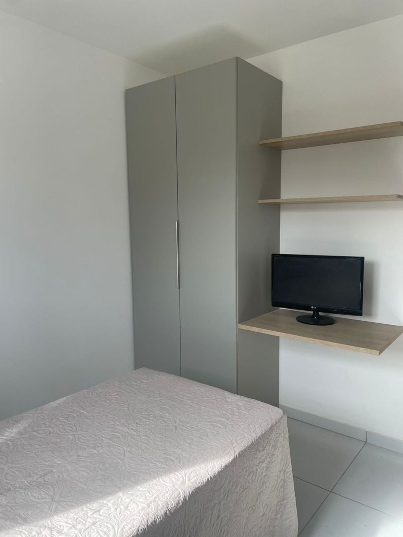 Apartamento com 2 dormitórios à venda, 53 m² por R$ 240.000,00...