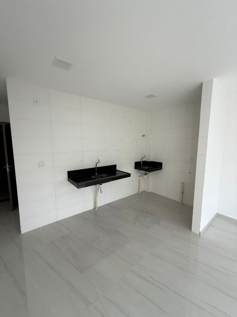 Apartamento com 2 quartos, 56 m², à venda por R$ 374.000 - Cam...