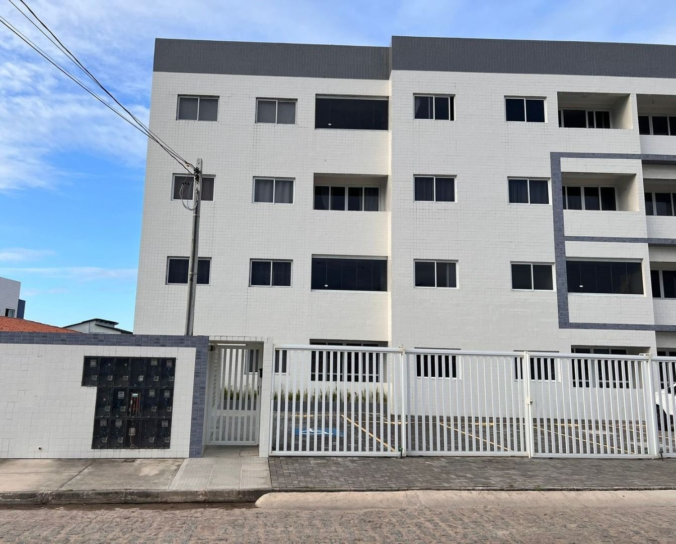Apartamento com 3 dormitórios à venda, 72 m² por R$ 320.000,00...