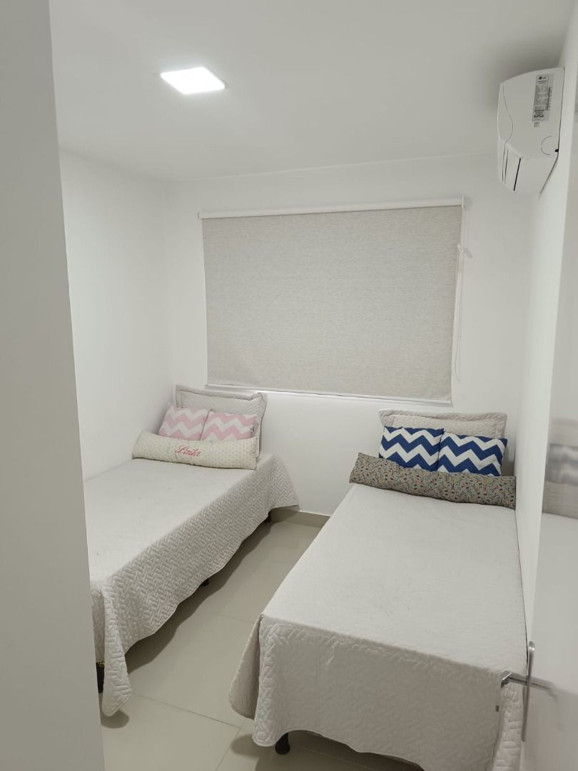 Apartamento com 3 dormitórios à venda, 72 m² por R$ 320.000,00...