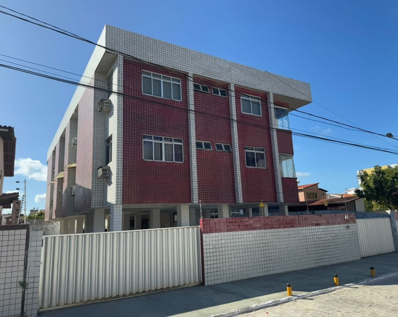 Apartamento com 3 dormitórios à venda, 100 m² por R$ 370.000,0...