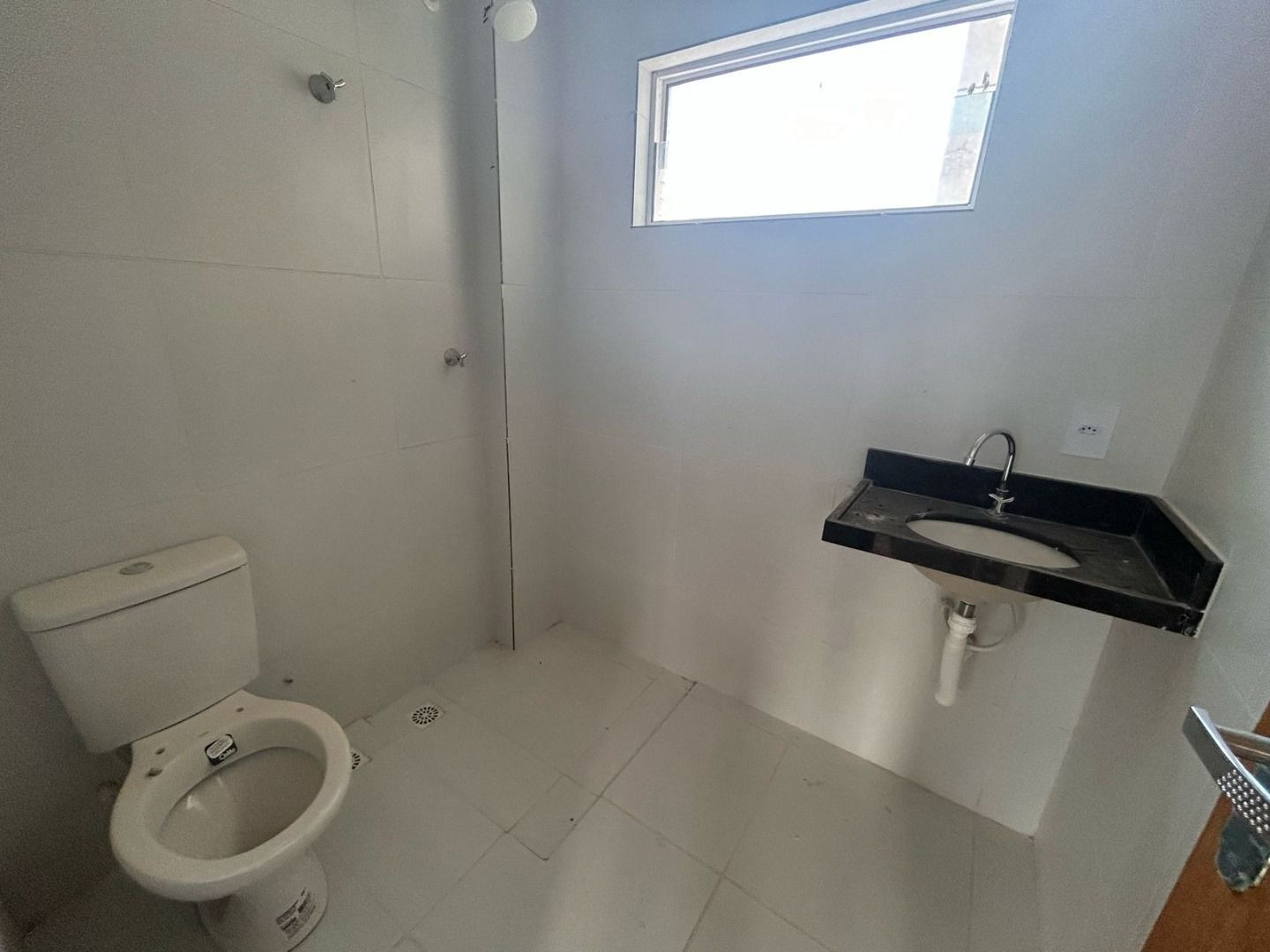Apartamento com 2 dormitórios à venda, 55 m² por R$ 220.000,00...