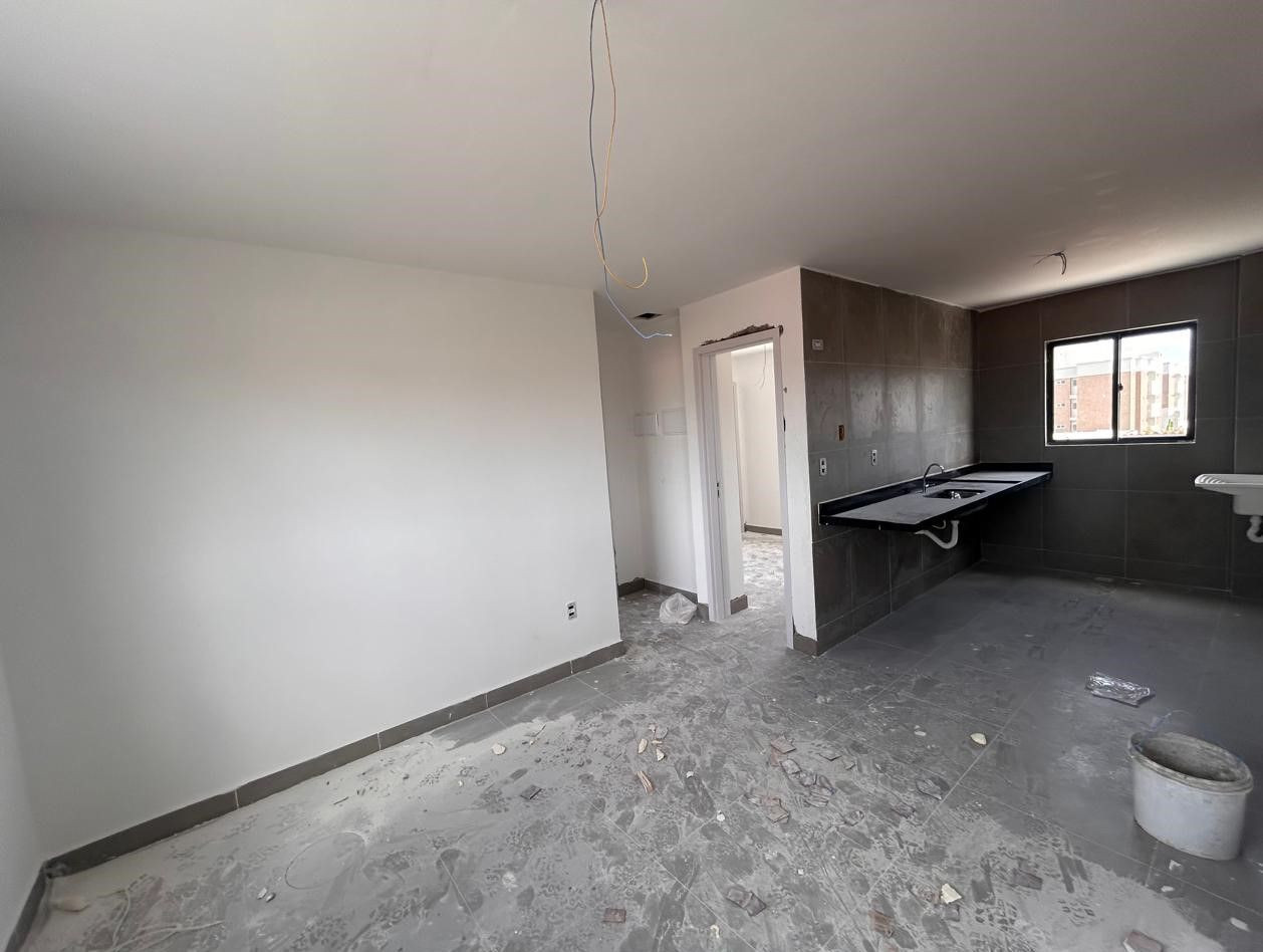 Apartamento com 2 dormitórios à venda, 50 m² por R$ 210.000,00...