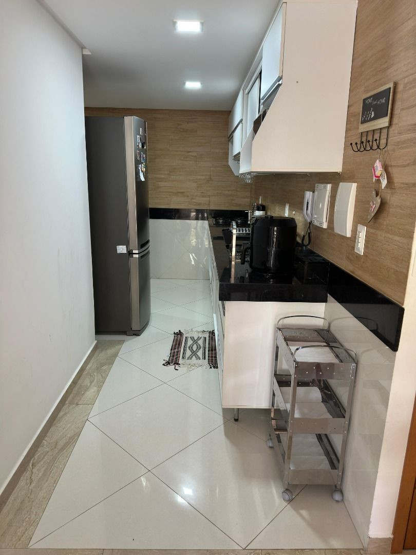 Apartamento com 2 dormitórios à venda, 58 m² por R$ 358.000 - ...