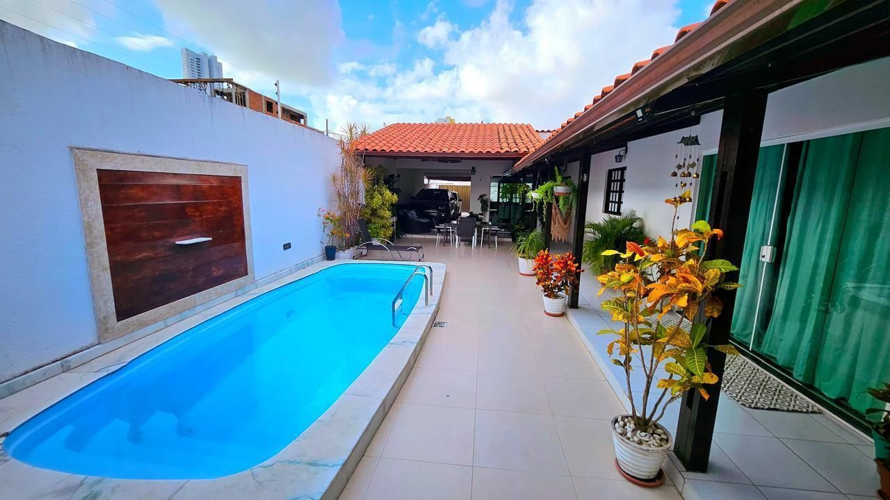 Casa com 3 dormitórios à venda, 260 m² por R$ 1.500.000,00 - A...