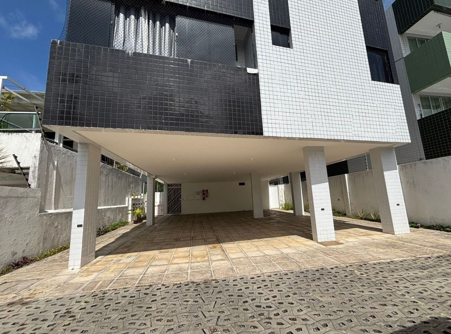 Apartamento com 3 dormitórios à venda, 80 m² por R$ 410.000,00...