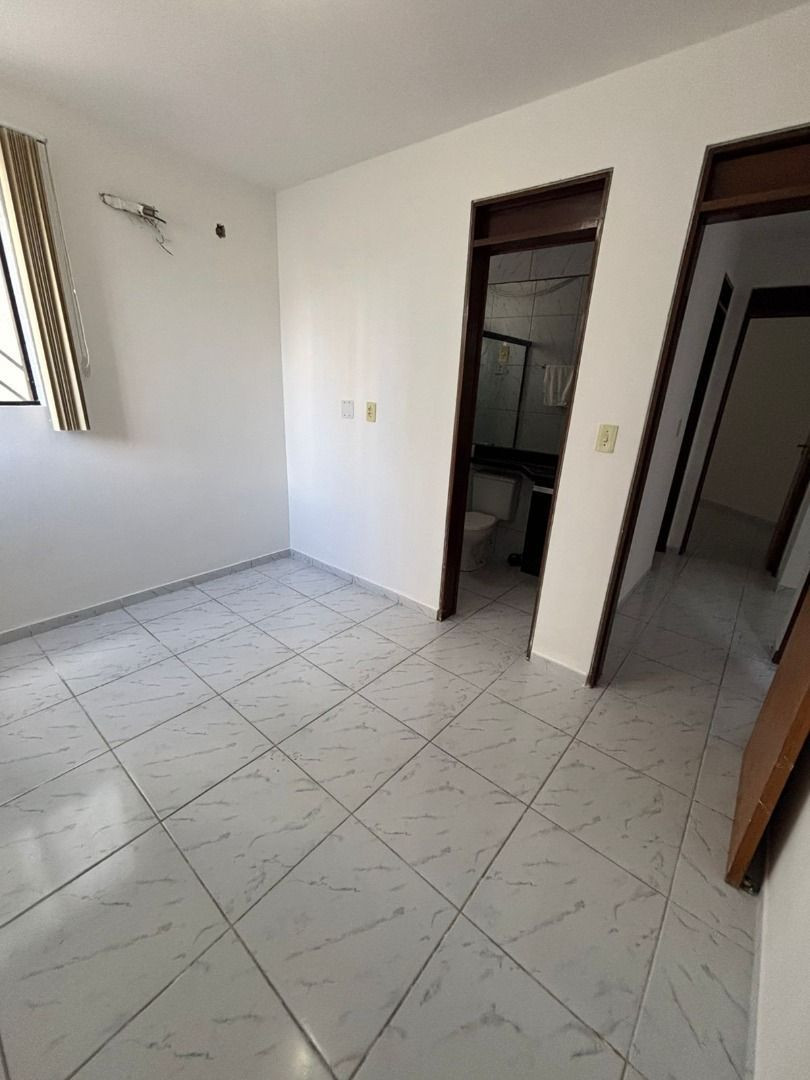 Apartamento com 3 dormitórios à venda, 80 m² por R$ 410.000,00...
