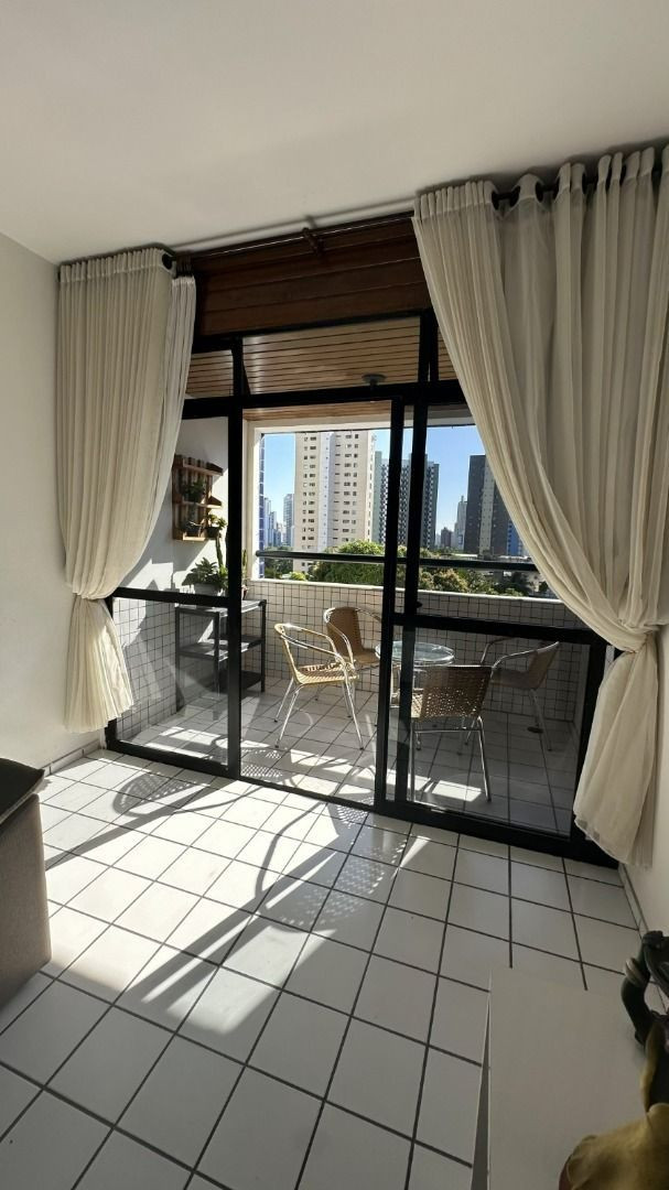 Apartamento a venda em/ Miramar