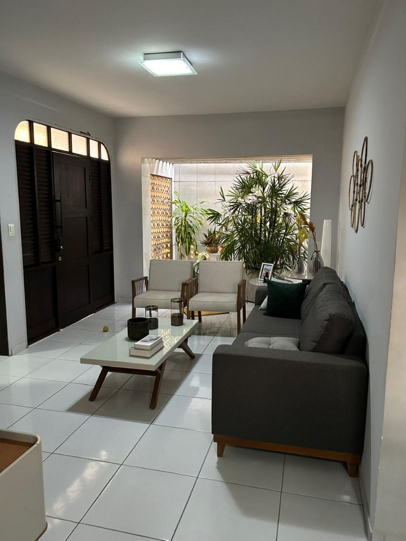 Casa com 3 dormitórios à venda, 144 m² por R$ 690.000,00 - Tre...