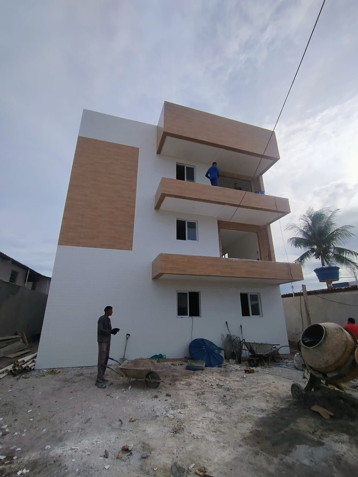 Apartamento com 3 dormitórios à venda, 70 m² por R$ 280.000 - ...