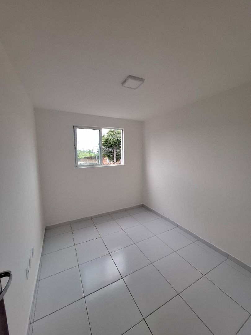 Apartamento com 2 dormitórios à venda, 46 m² por R$ 135.000 - ...