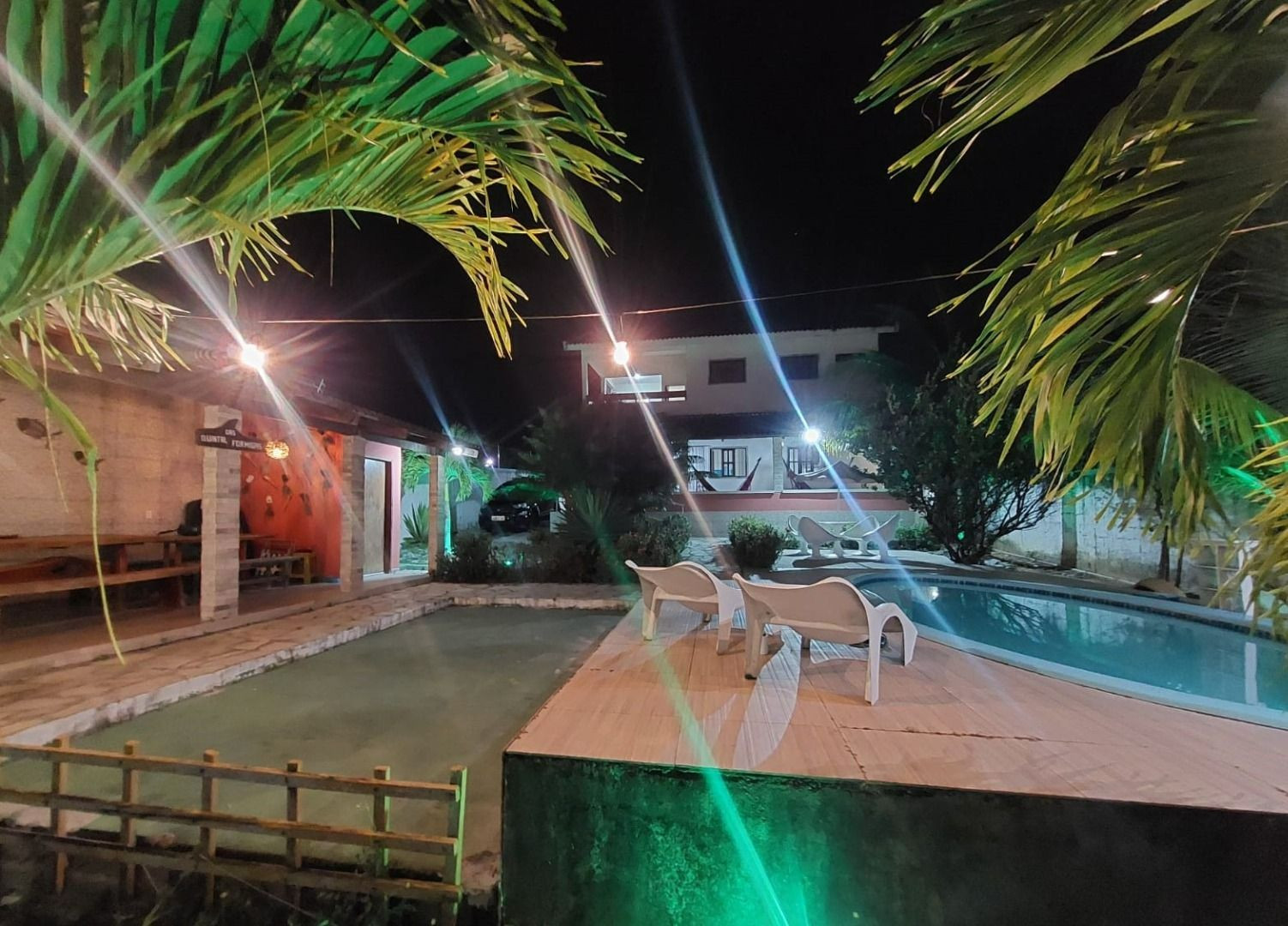 Casa com 3 dormitórios à venda, 132 m² por R$ 600.000 - Carapi...