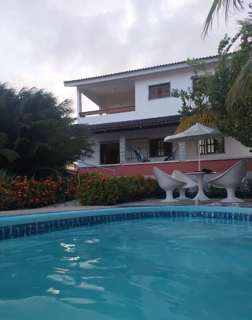 Casa com 3 dormitórios à venda, 132 m² por R$ 600.000 - Carapi...