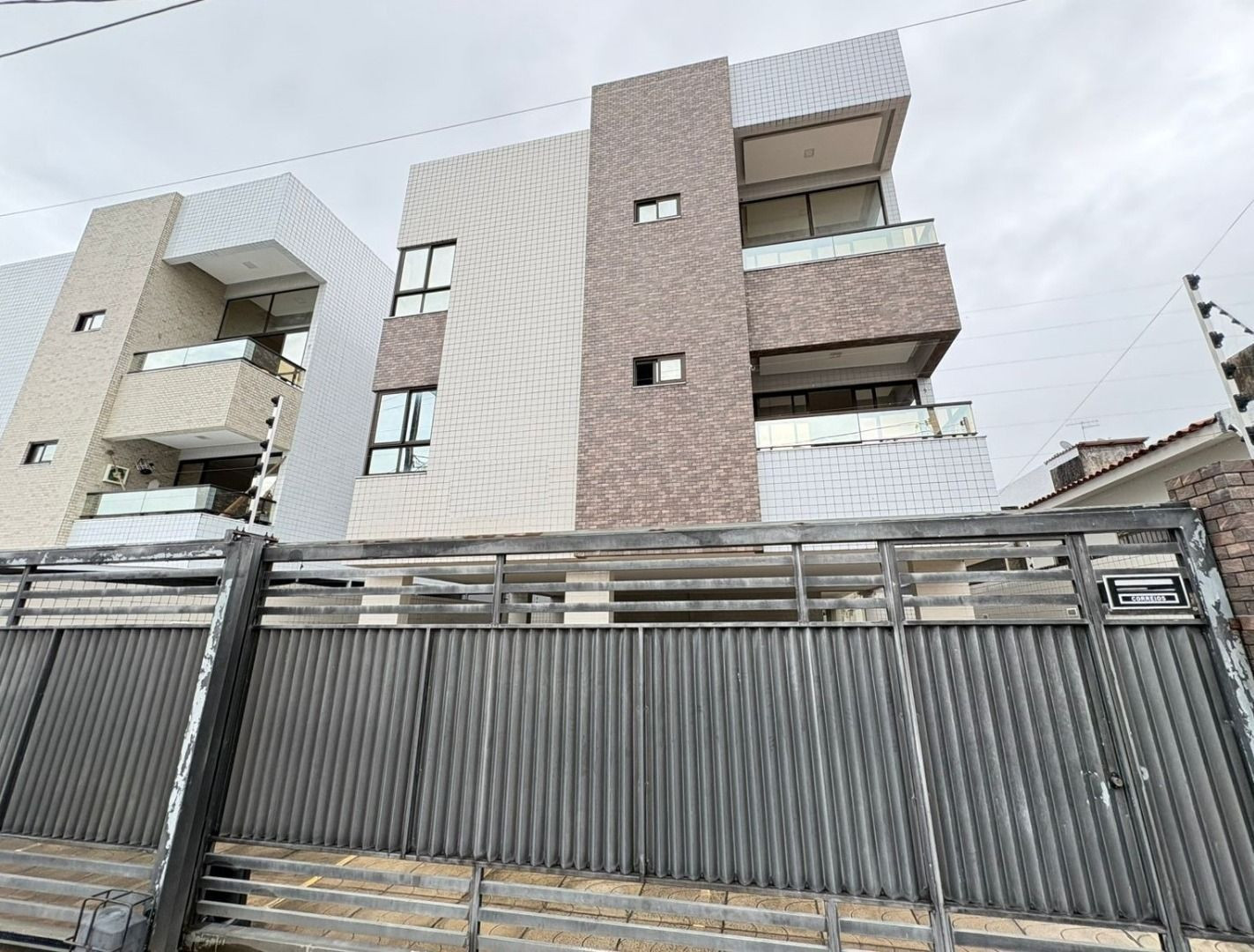 Apartamento com 2 dormitórios à venda, 57 m² por R$ 223.000,00...