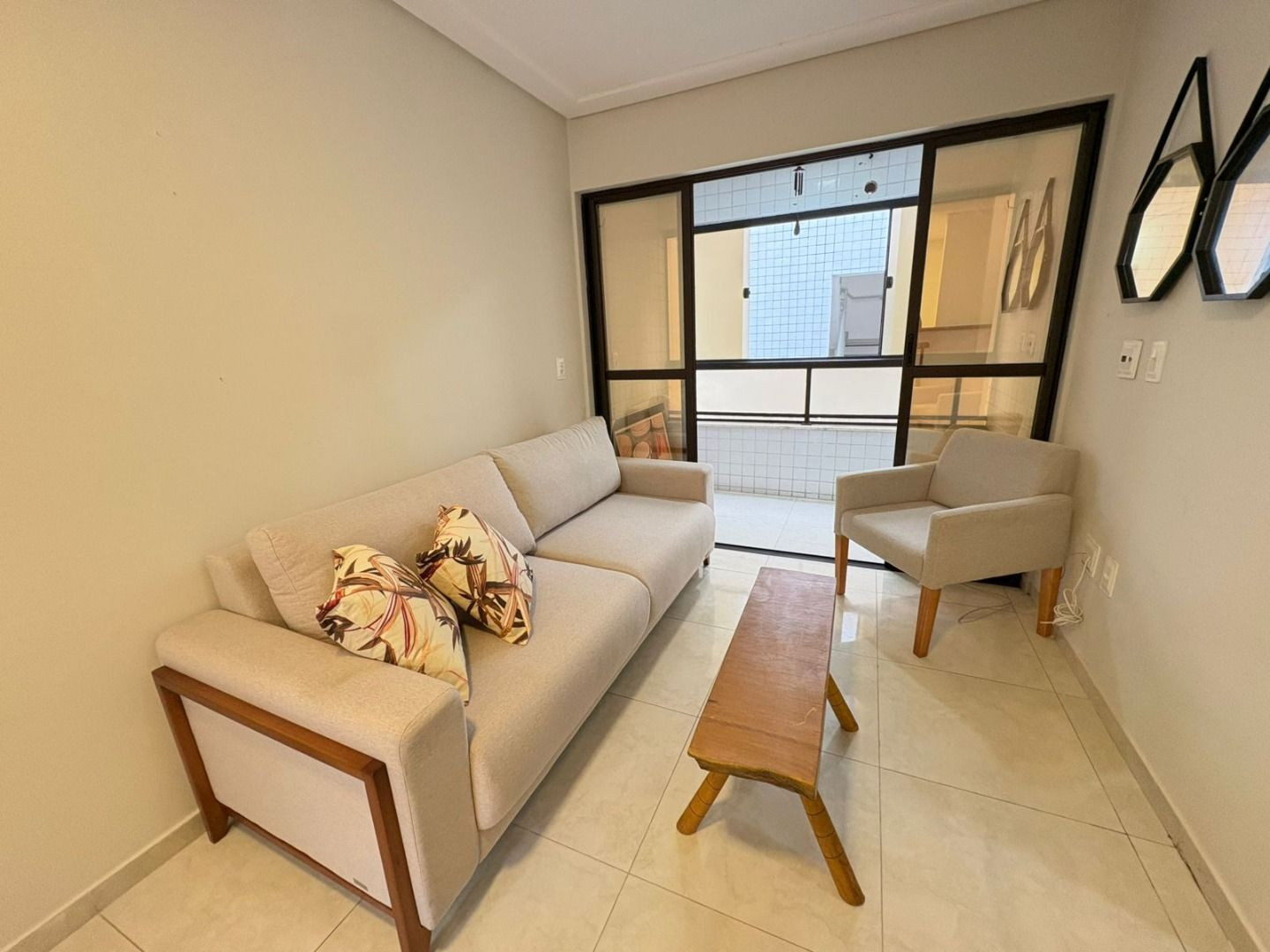Apartamento com 2 dormitórios à venda, 57 m² por R$ 223.000,00...