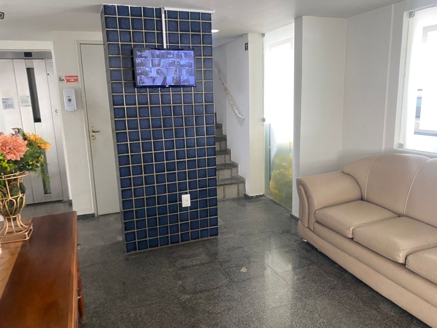 Apartamento com 2 dormitórios à venda, 58 m² por R$ 350.000,00...