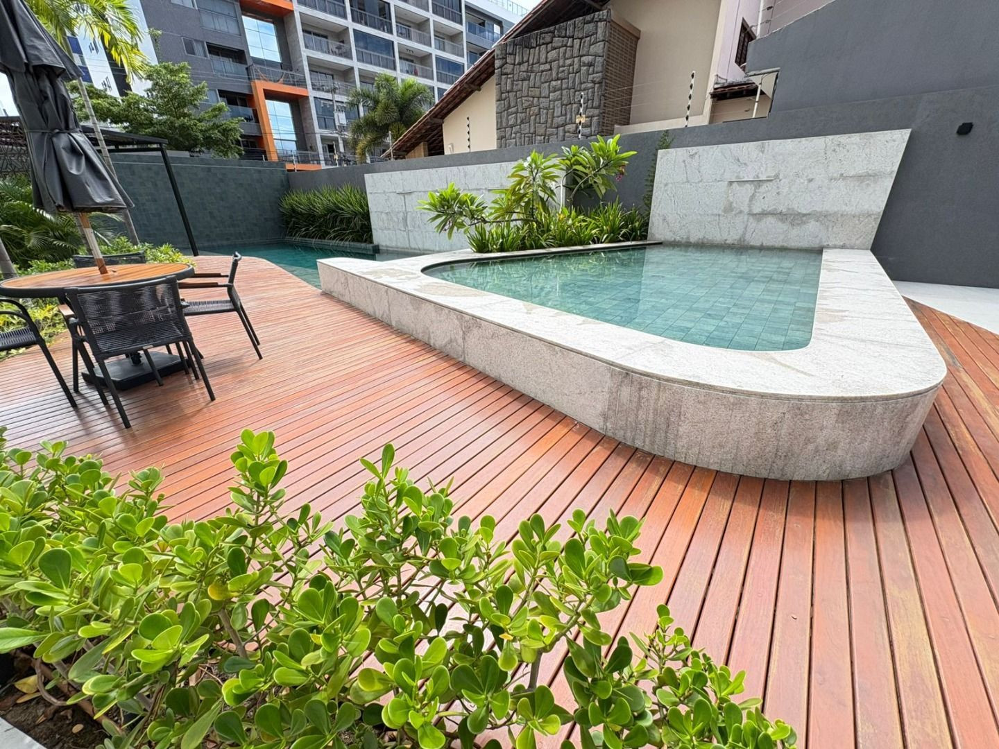 Apartamento com 3 dormitórios à venda, 75 m² por R$ 780.000,00...