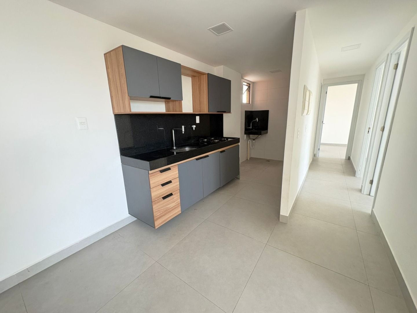 Apartamento com 3 dormitórios à venda, 75 m² por R$ 780.000,00...