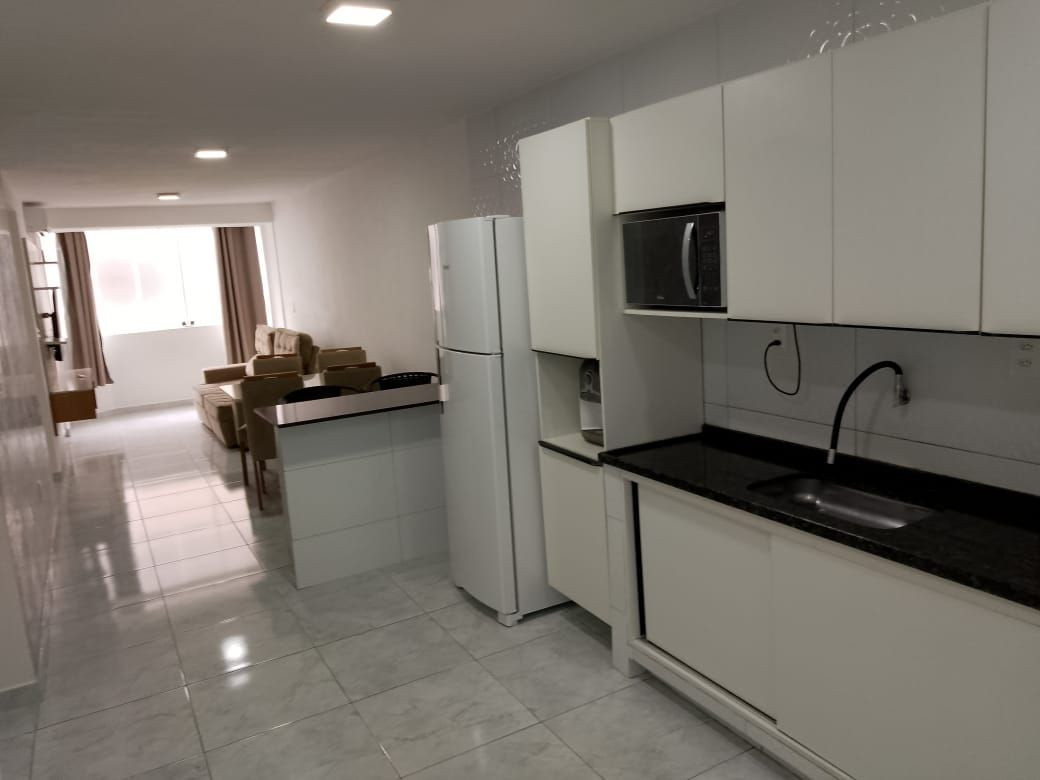Apartamento com 3 dormitórios à venda, 70 m² por R$ 365.000,00...