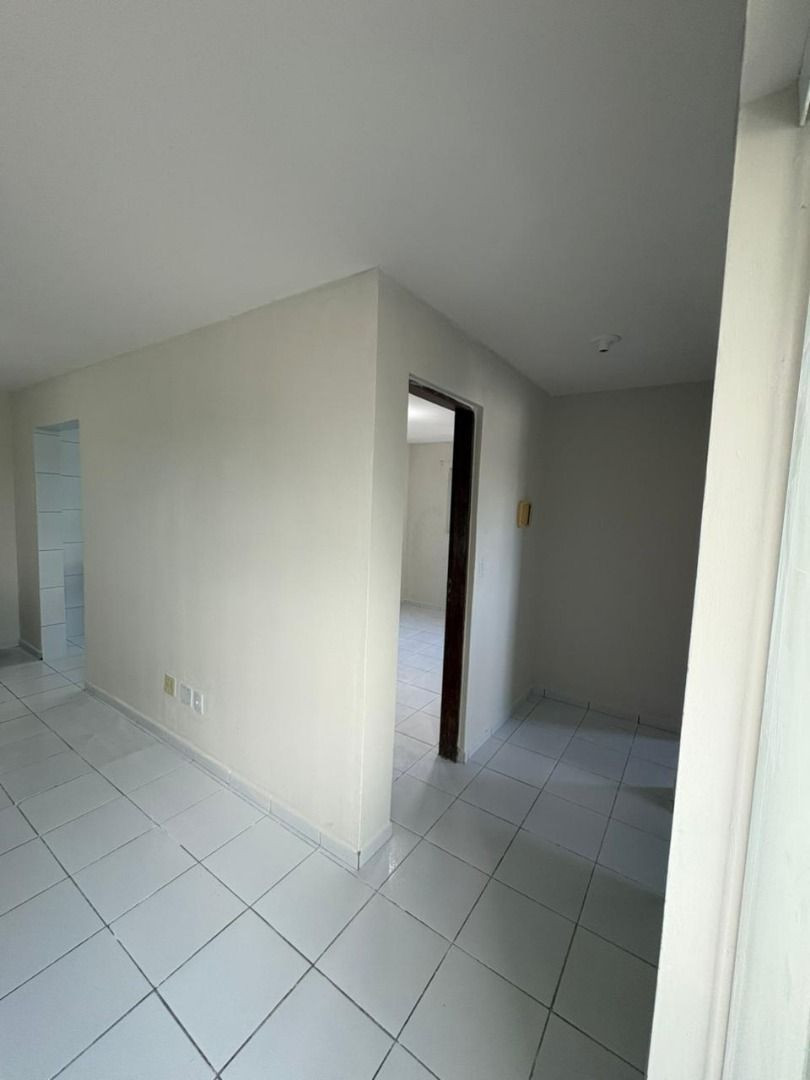 Apartamento com 2 dormitórios à venda, 59 m² por R$ 149.000,00...