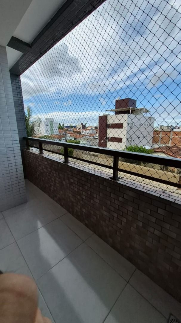 Apartamento com 2 quartos, 50 m², à venda por R$ 200.000 - Ern...