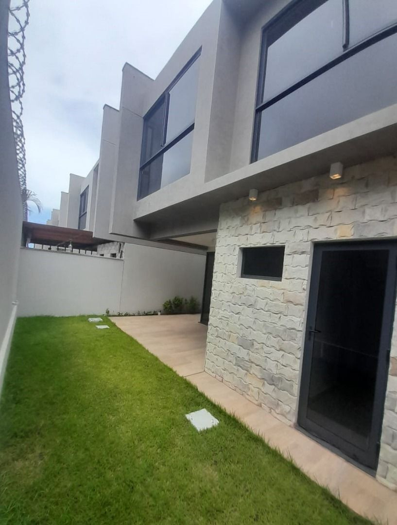 Casa com 3 dormitórios à venda, 177 m² por R$ 1.600.000,00 - A...