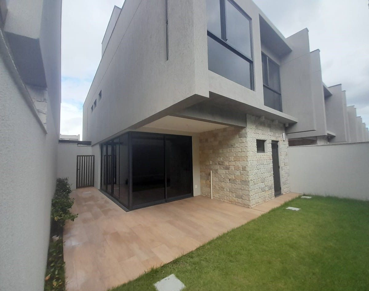 Casa com 3 dormitórios à venda, 177 m² por R$ 1.600.000,00 - A...