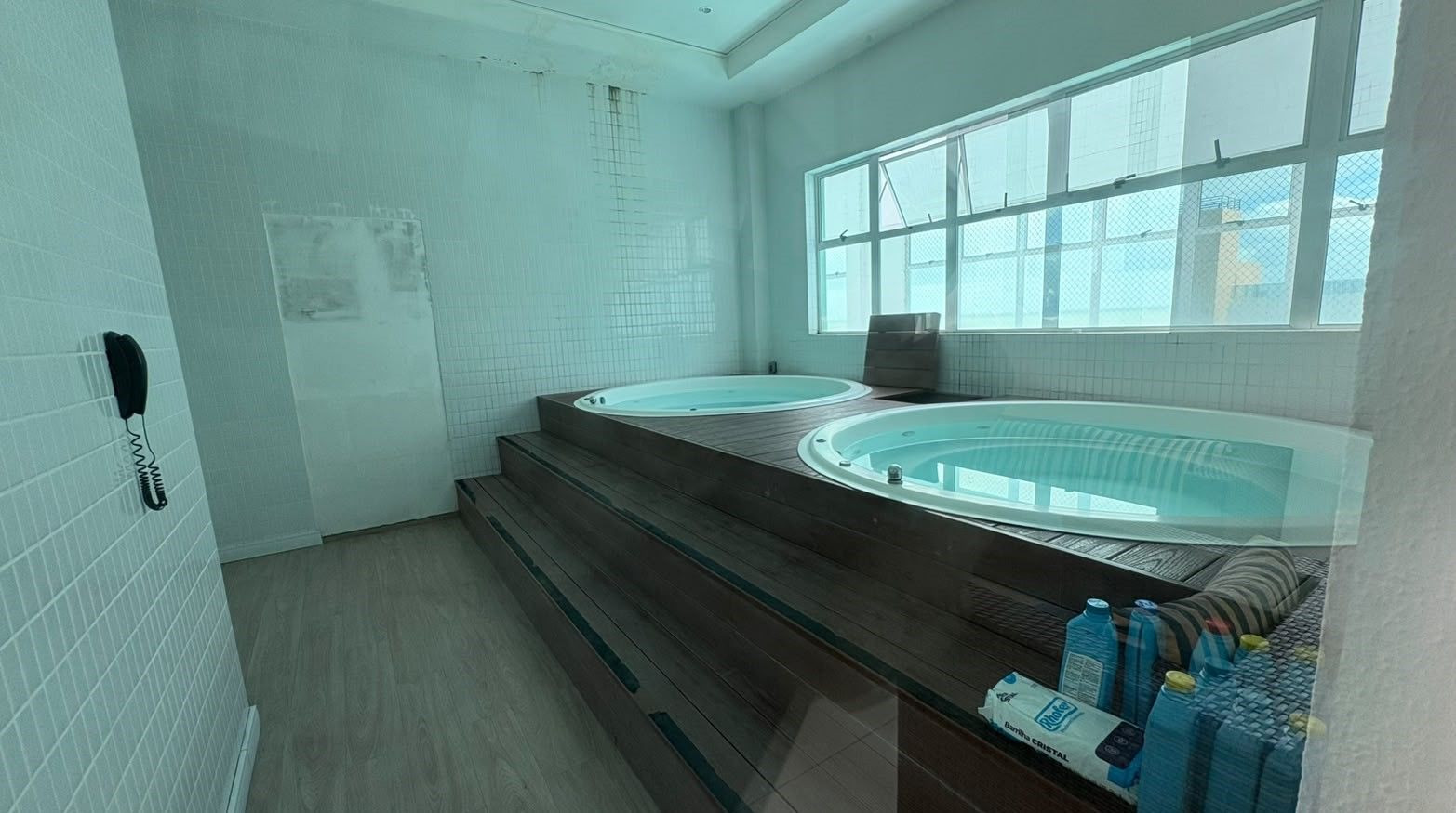 Apartamento com 3 dormitórios à venda, 97 m² por R$ 990.000,00...