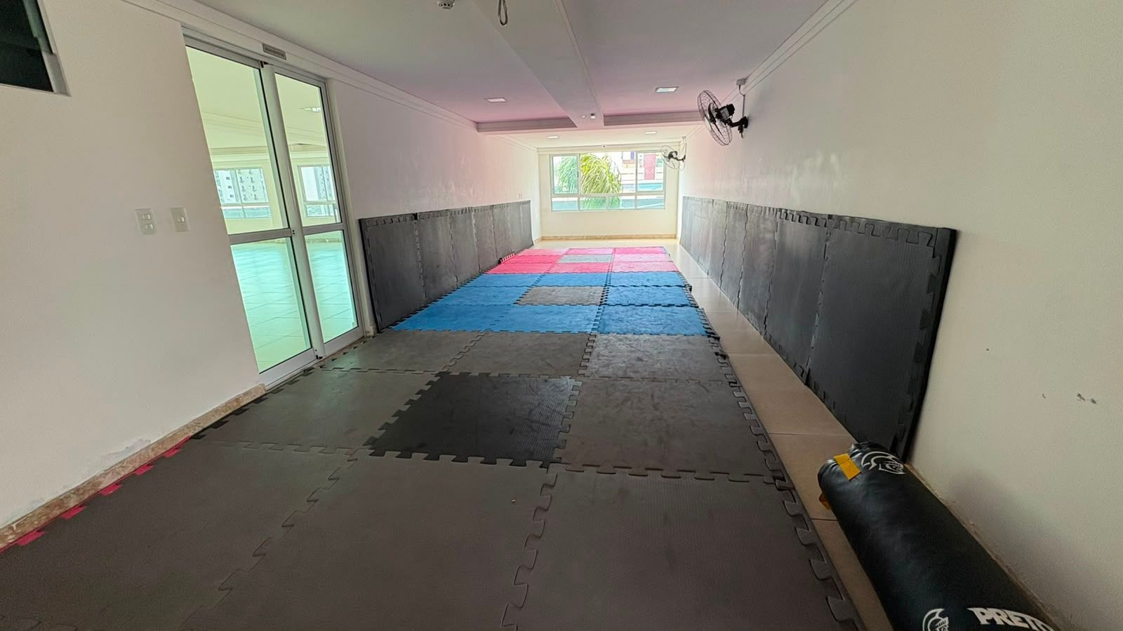 Apartamento com 3 dormitórios à venda, 97 m² por R$ 990.000,00...