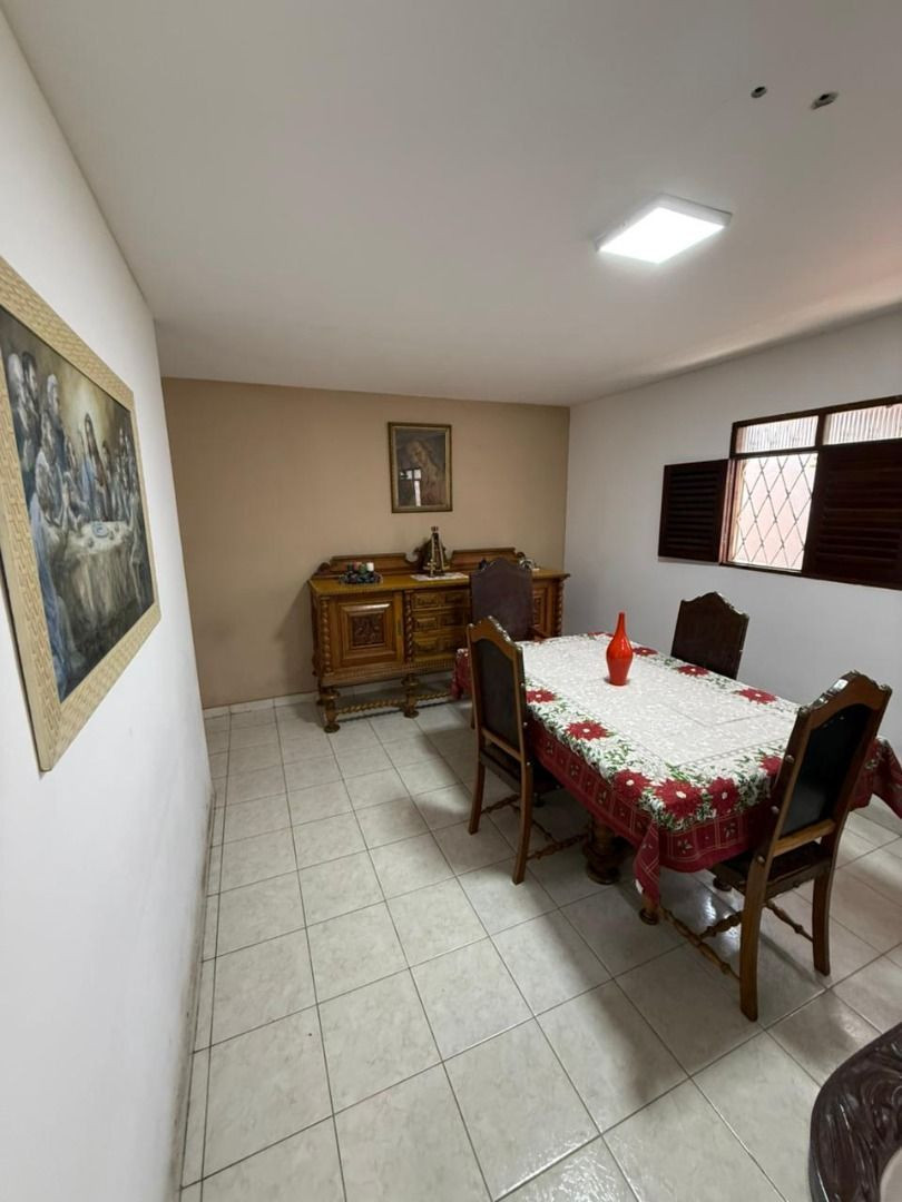 Casa Residencial com 03 quartos a Venda no Cristo Redentor