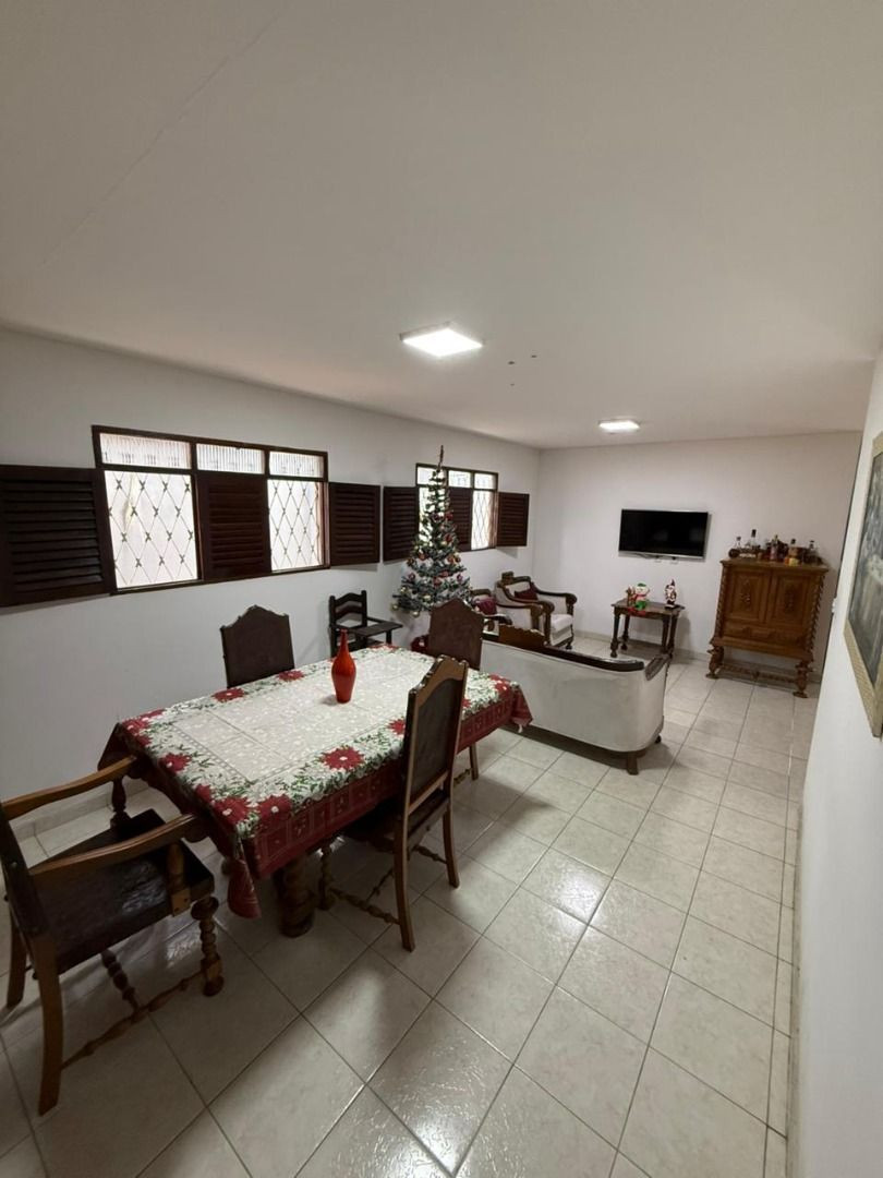 Casa Residencial com 03 quartos a Venda no Cristo Redentor