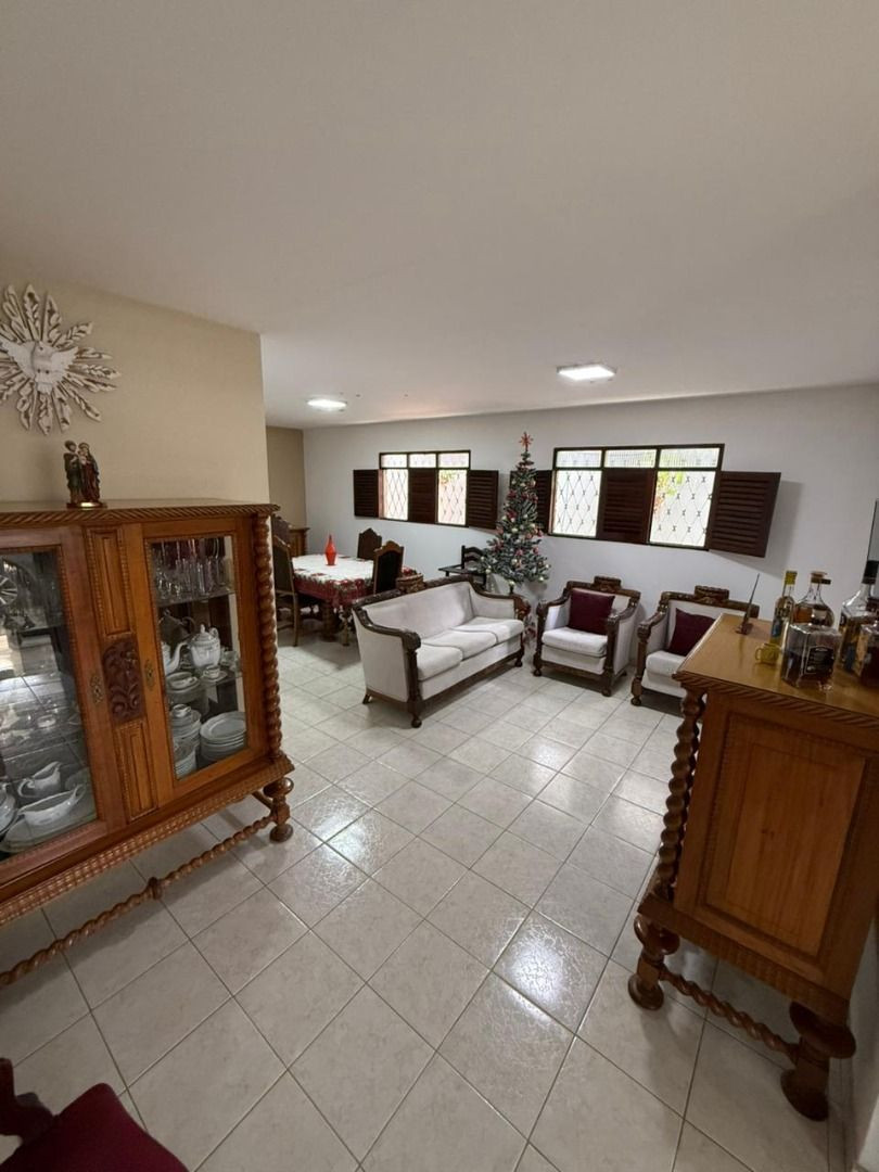 Casa Residencial com 03 quartos a Venda no Cristo Redentor