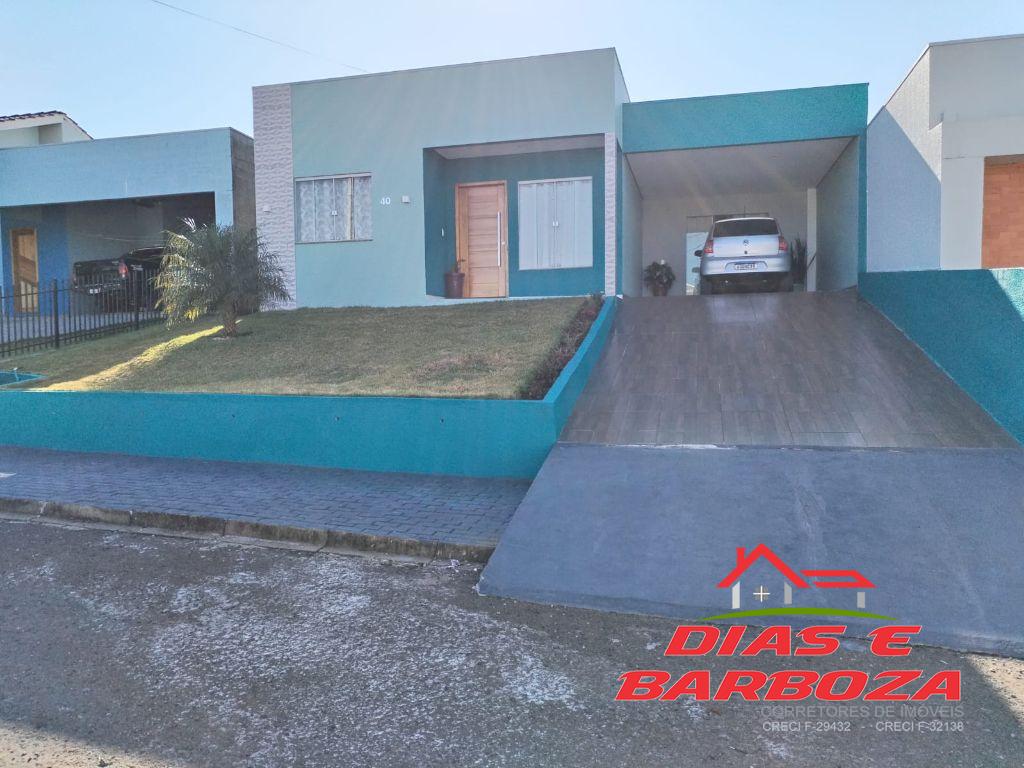 Lote de 252m com casa de 92m, Localizado no Bairro Estao em Ampre.