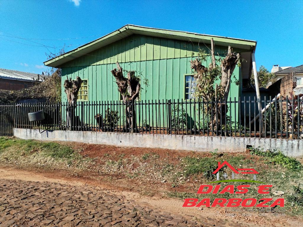 Lote de 360m com casa de madeira de 100m, localizado no Bairro Rondinha em Amp