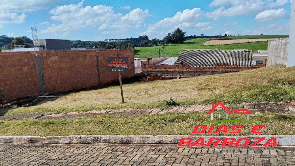 Lote de 204m, localizado no Loteamento Universitrio em Ampre. 