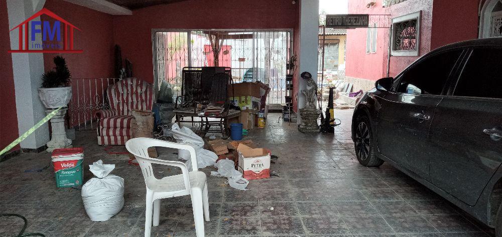 Casa à venda com 5 quartos, 300m² - Foto 2