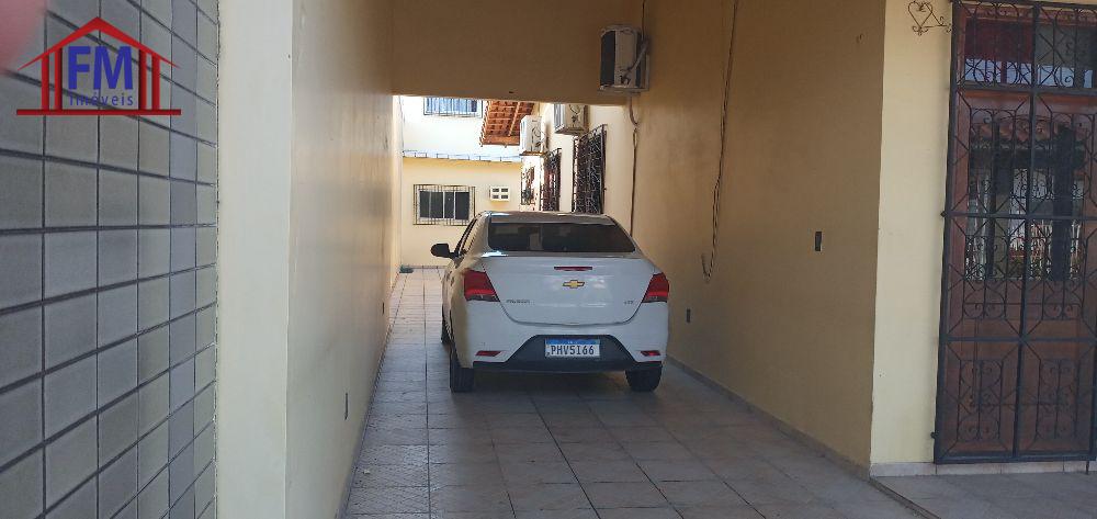 Casa à venda com 6 quartos, 350m² - Foto 2