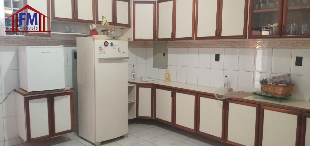 Casa à venda com 6 quartos, 350m² - Foto 5
