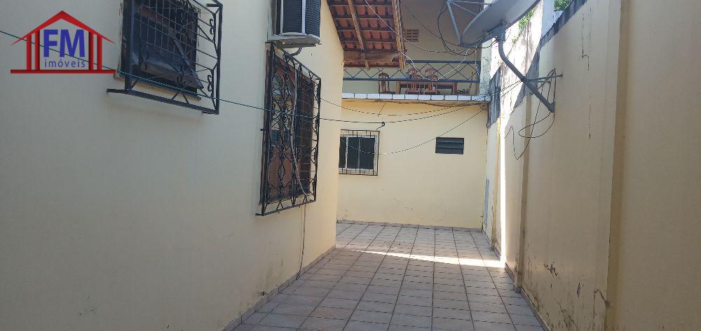 Casa à venda com 6 quartos, 350m² - Foto 13